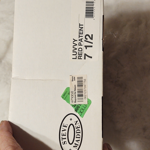 Steve Madden heels. Beautiful deep red patten leather with beige straps. - Picture 8 of 11